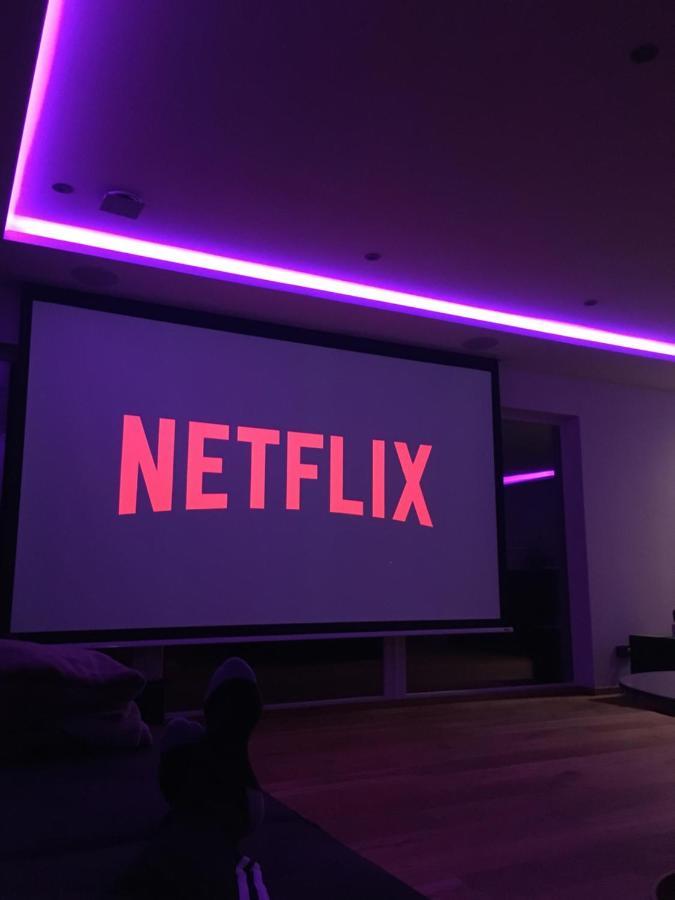 Moderne Villa Mit Whirlpool Und Heimkino فالدكيرشن المظهر الخارجي الصورة
