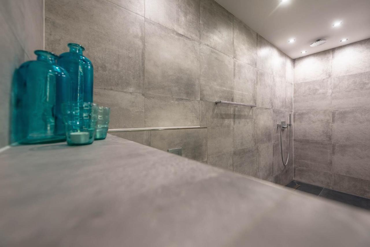 Moderne Villa Mit Whirlpool Und Heimkino فالدكيرشن المظهر الخارجي الصورة