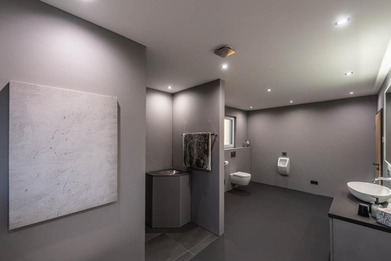 Moderne Villa Mit Whirlpool Und Heimkino فالدكيرشن المظهر الخارجي الصورة